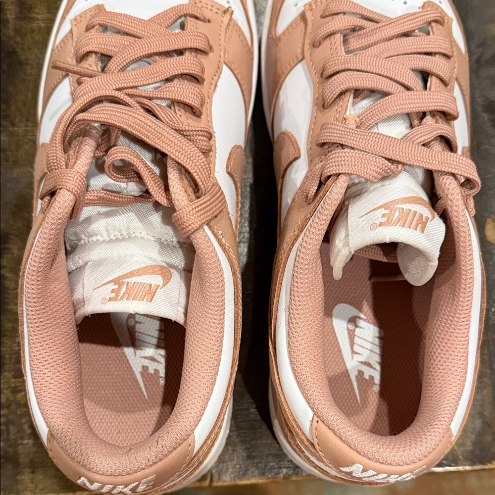 Nike Women's Dunk Low - Picture 7 of 7